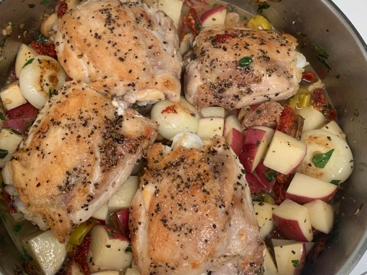 Mediterranean Chicken with  ​fruitons® Seasoned Sun Dried Tomatoes