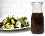 mixed green salad with dried cherry balsamic dressing