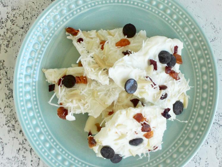 No-Bake Greek Yogurt Bark With fruitons® Summer Blend.